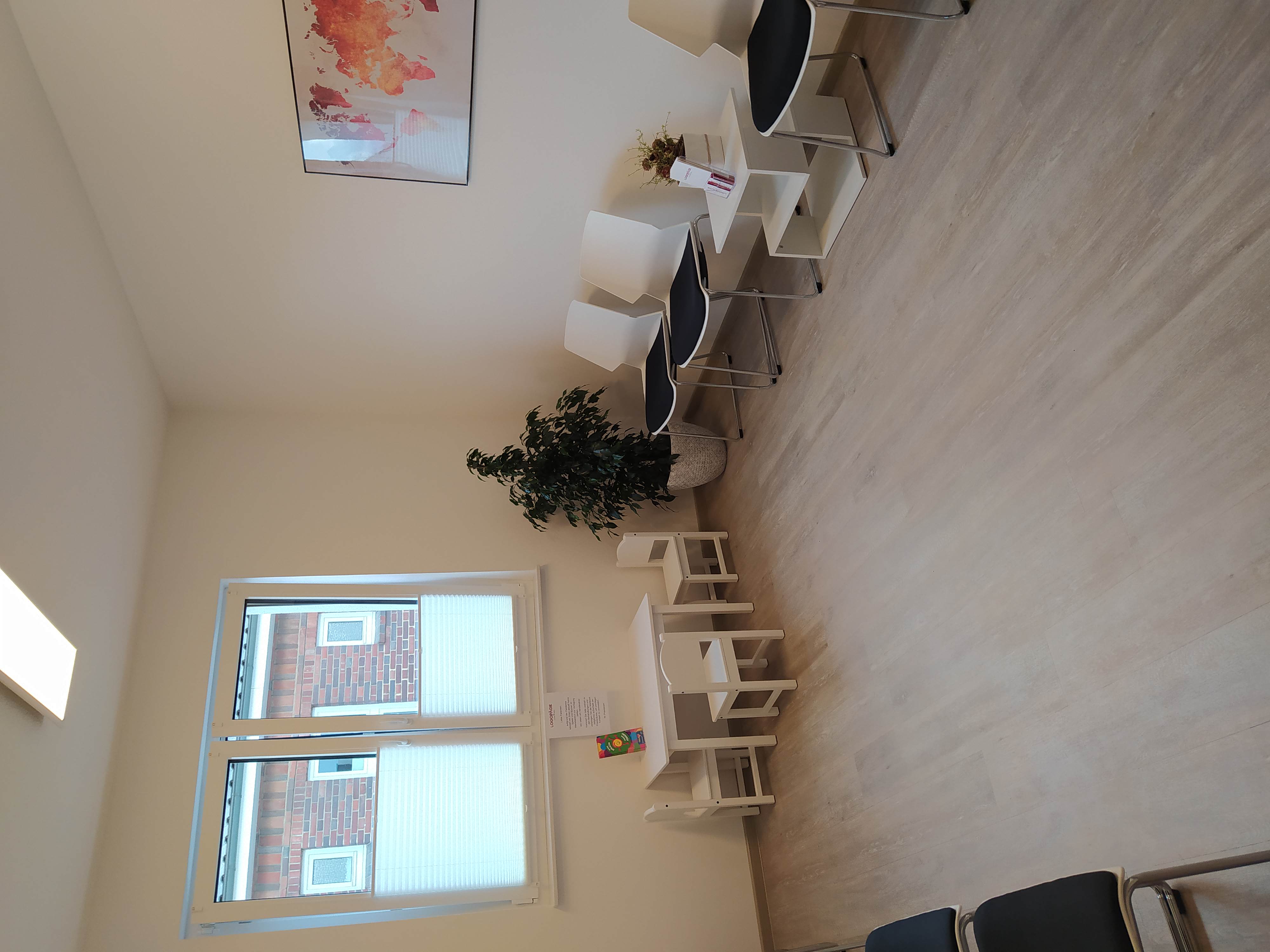 Wartezimmer rechts 2